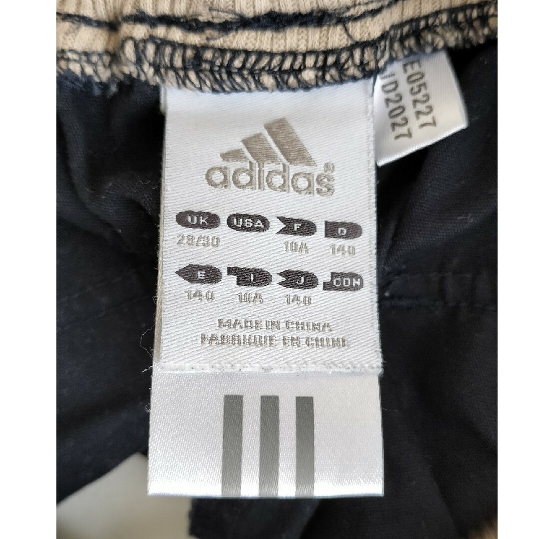 adidas(アディダス)のアディダス　スカート　セット キッズ/ベビー/マタニティのキッズ服女の子用(90cm~)(スカート)の商品写真