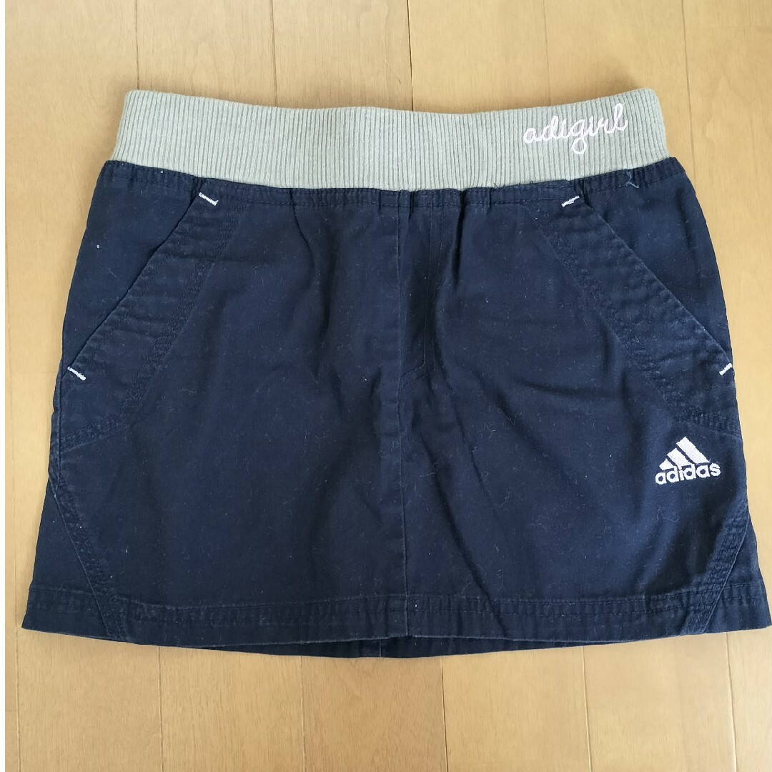 adidas(アディダス)のアディダス　スカート　セット キッズ/ベビー/マタニティのキッズ服女の子用(90cm~)(スカート)の商品写真