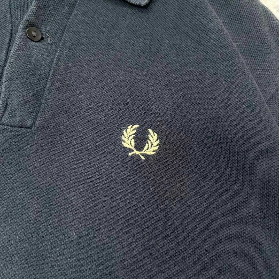 FRED PERRY(フレッドペリー)の【80s イギリス製 2XLサイズ】フレッドペリー 刺繍ロゴ ポロシャツ グレー メンズのトップス(ポロシャツ)の商品写真