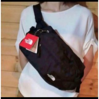 ザノースフェイス(THE NORTH FACE)の【未開封新品】ノースフェイス　ボディバック　8L 黒　男女兼用　サイドポケット(ボディバッグ/ウエストポーチ)