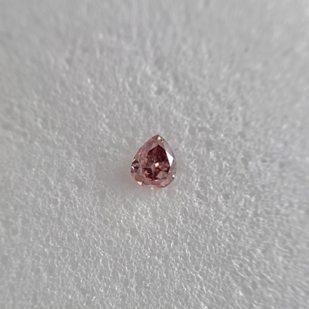 0.049ct SI-1 天然ピンクダイヤモンド FANCY DEEP PINK レディースのアクセサリー(その他)の商品写真