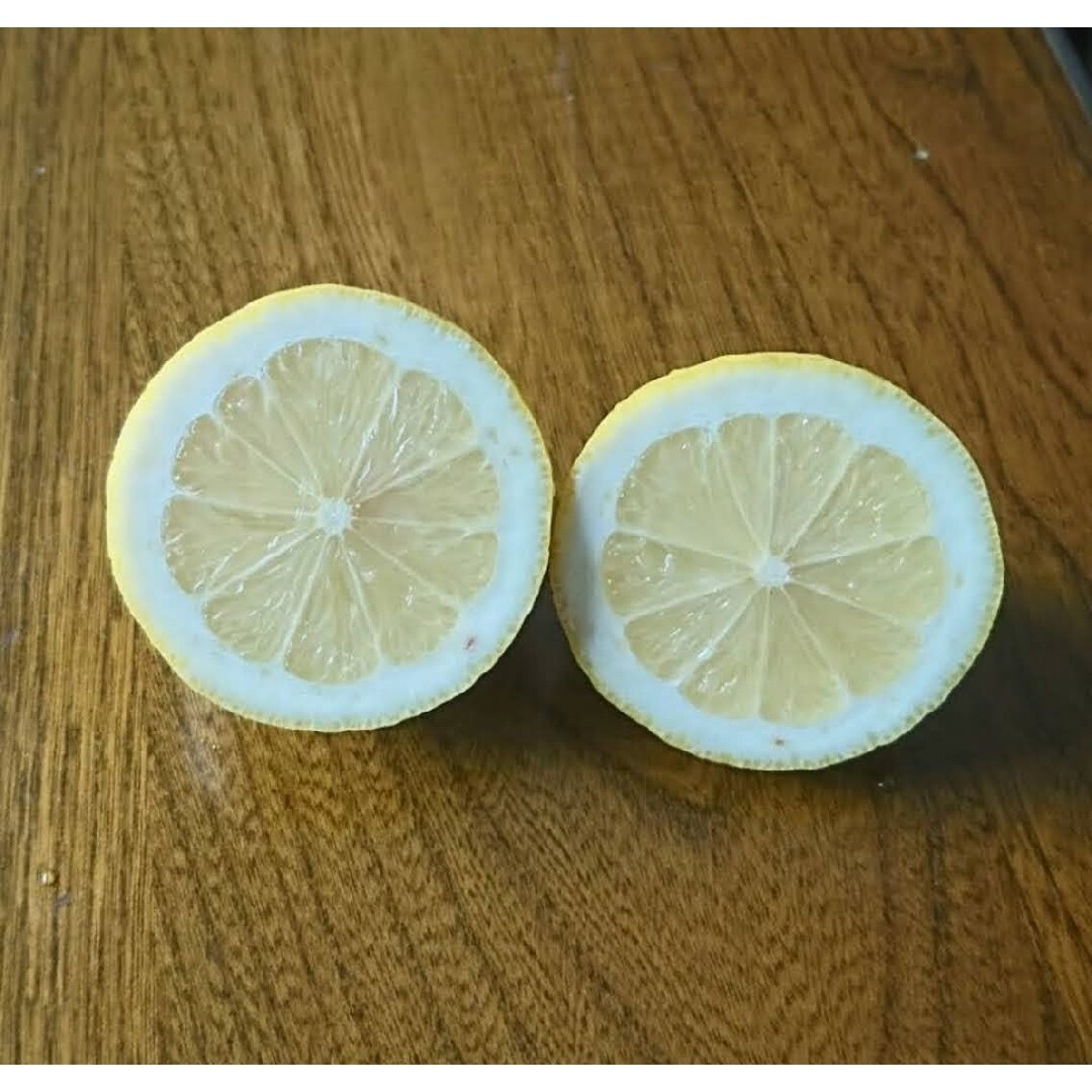 【小玉】酸っぱいだけじゃない！甘味も感じる 特別栽培レモン1キロ 食品/飲料/酒の食品(フルーツ)の商品写真