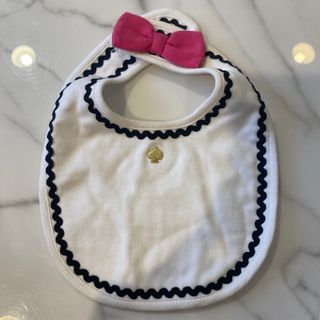 ケイトスペードニューヨーク(kate spade new york)の新品未使用！kate spade スタイ(ベビースタイ/よだれかけ)