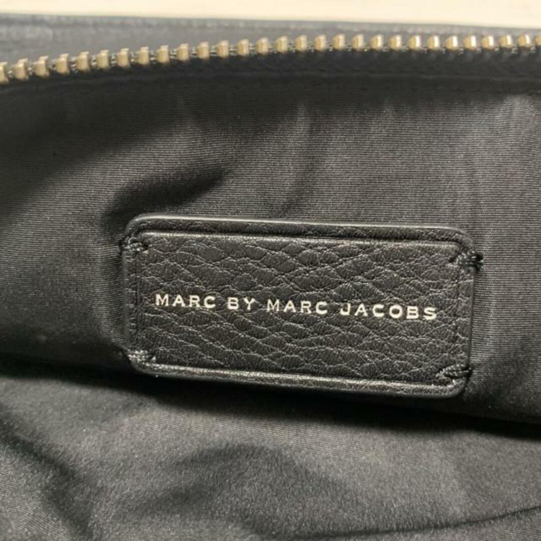 MARC BY MARC JACOBS(マークバイマークジェイコブス)のMARC BY MARC JACOBS(マークバイマークジェイコブス) ポーチ - 黒×シルバー スタッズ レザー レディースのファッション小物(ポーチ)の商品写真