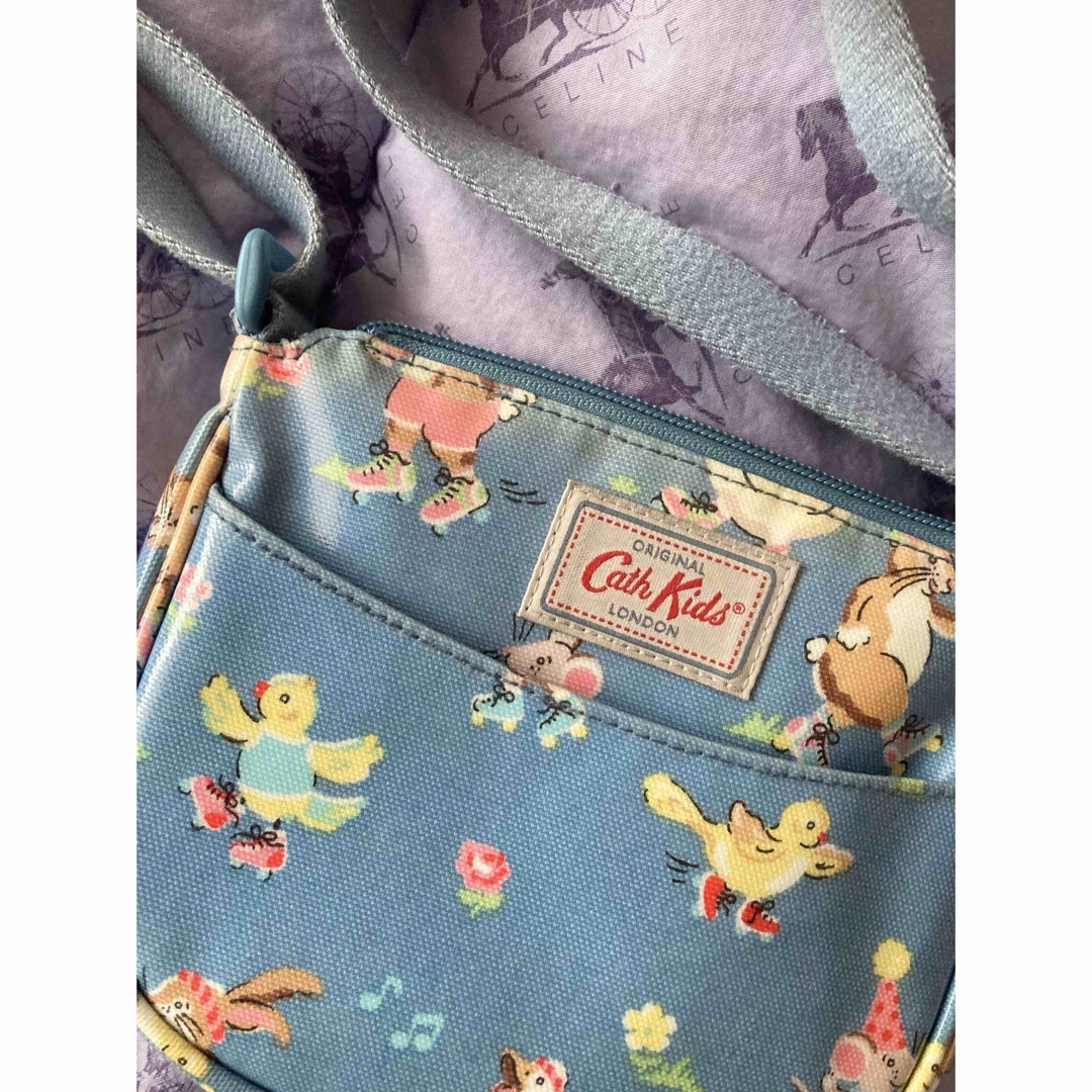 Cath Kidston(キャスキッドソン)のキャスキッドソン⚫︎ショルダーバッグ⚫︎ローラースケート⚫︎アニマル⚫︎カバン キッズ/ベビー/マタニティのこども用バッグ(ポシェット)の商品写真