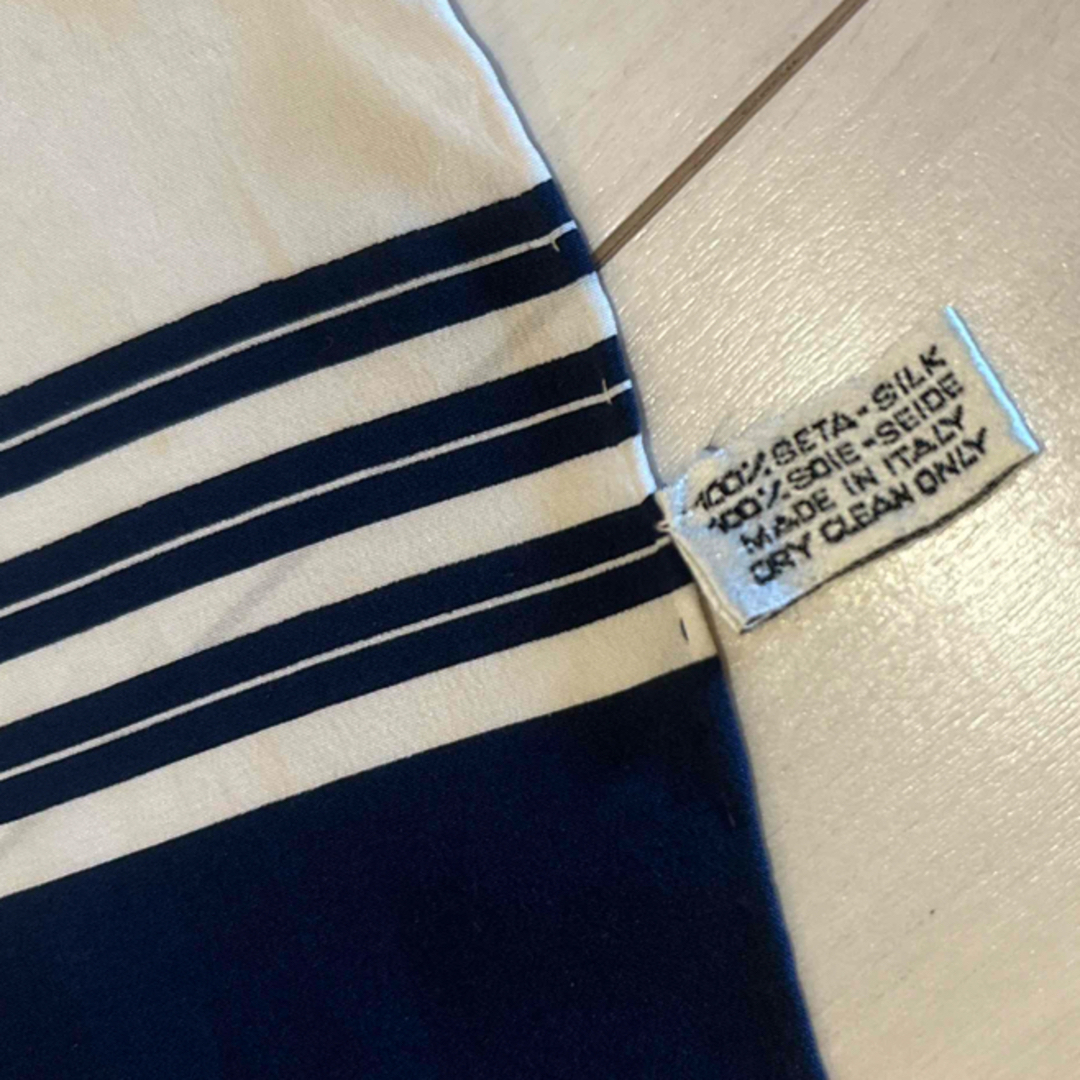 CHANEL(シャネル)の【翌日発送可】シャネル CHANEL スカーフ　ボーダー柄　ネイビー×ホワイト レディースのファッション小物(バンダナ/スカーフ)の商品写真