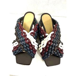 ボッテガヴェネタ(Bottega Veneta)の【中古】BOTTEGA VENETA　ボッテガヴェネタ 靴 　カナラッツォ フラットサンダル イントレチャートレザー　チューブラーフラットサンダル　小さいサイズ(メッセンジャーバッグ)