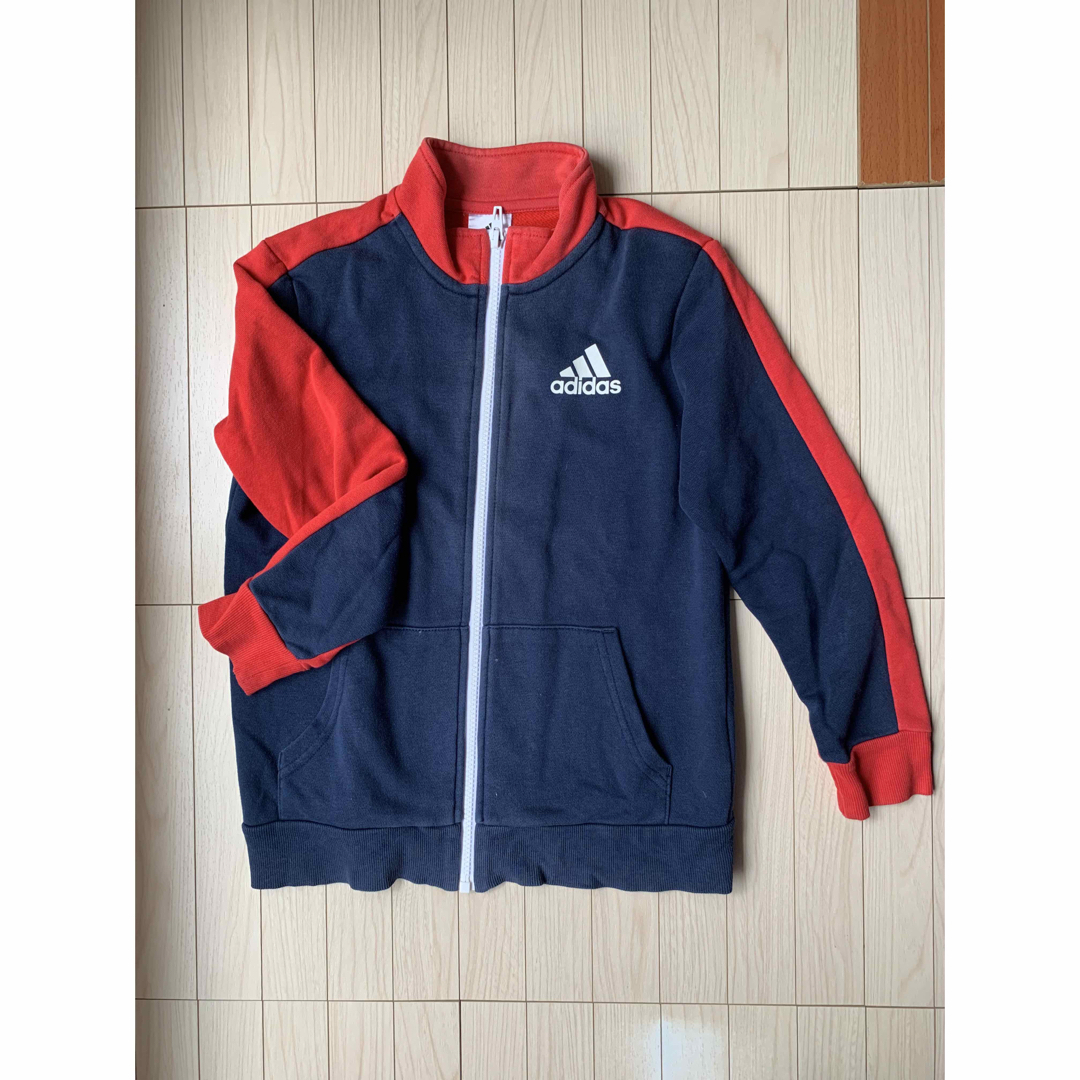 adidas(アディダス)のadidas前開きトレーナー キッズ/ベビー/マタニティのキッズ服男の子用(90cm~)(ジャケット/上着)の商品写真