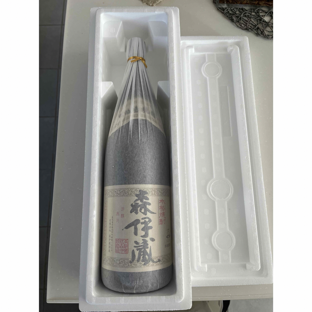 森伊蔵酒造(モリイゾウシュゾウ)の森伊蔵　1800ml 食品/飲料/酒の酒(焼酎)の商品写真