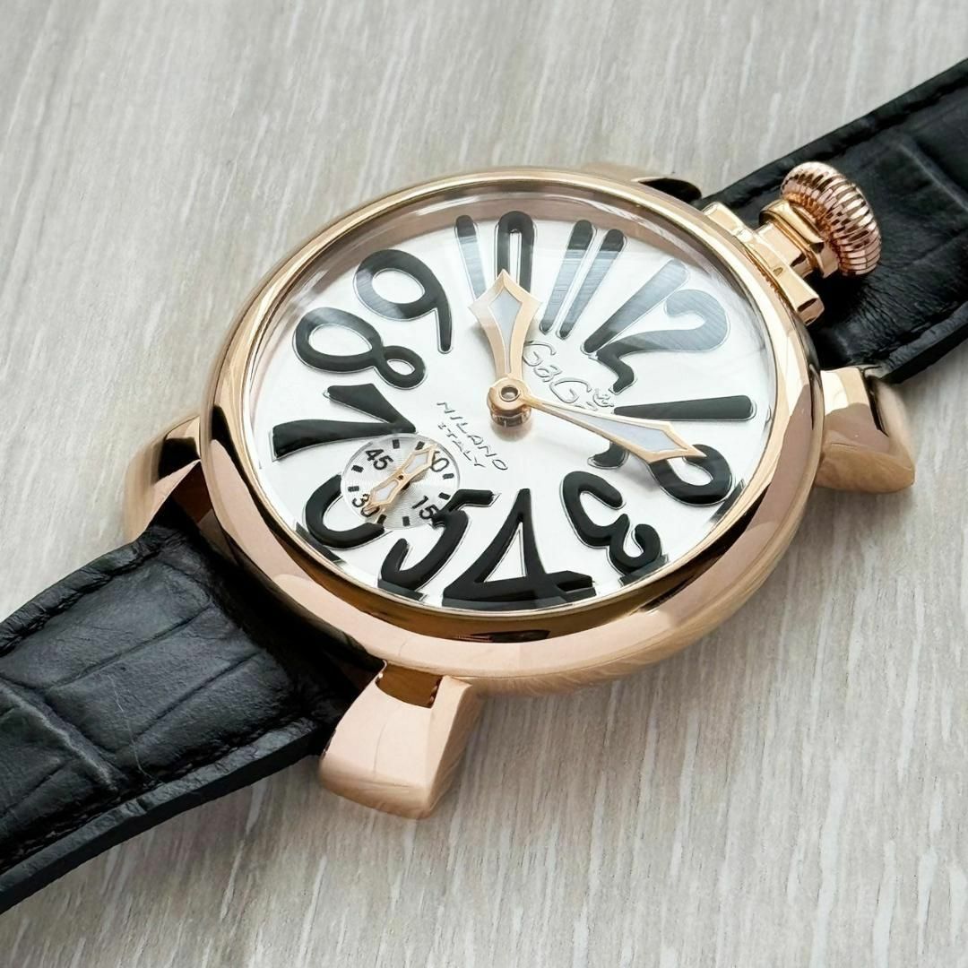 GaGa MILANO(ガガミラノ)の未使用品 ガガミラノ マヌアーレ48mm 5011 手巻 ピンクゴールド 正規品 メンズの時計(腕時計(アナログ))の商品写真