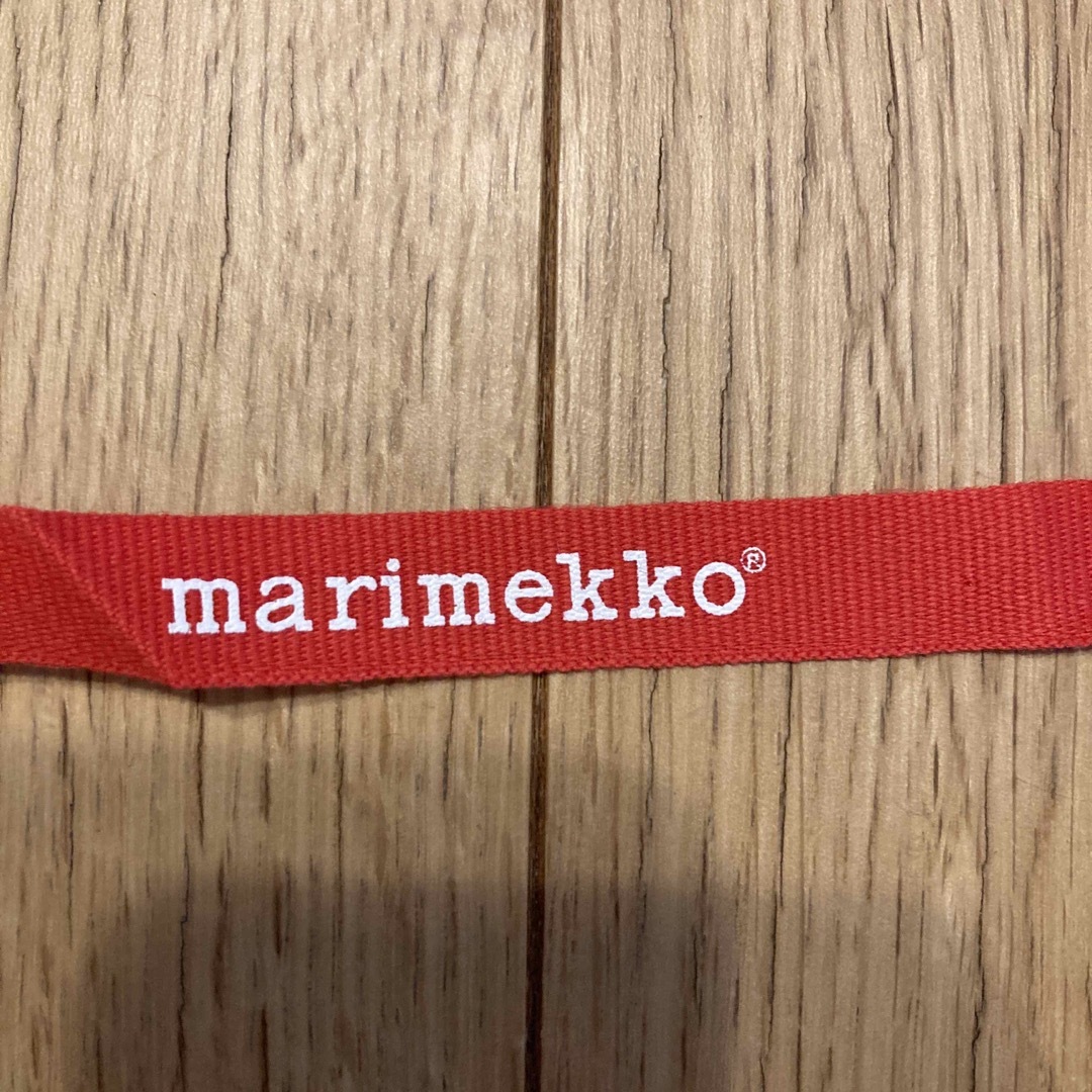 marimekko(マリメッコ)のマリメッコ　ロゴリボン　4ロゴ ハンドメイドの素材/材料(各種パーツ)の商品写真