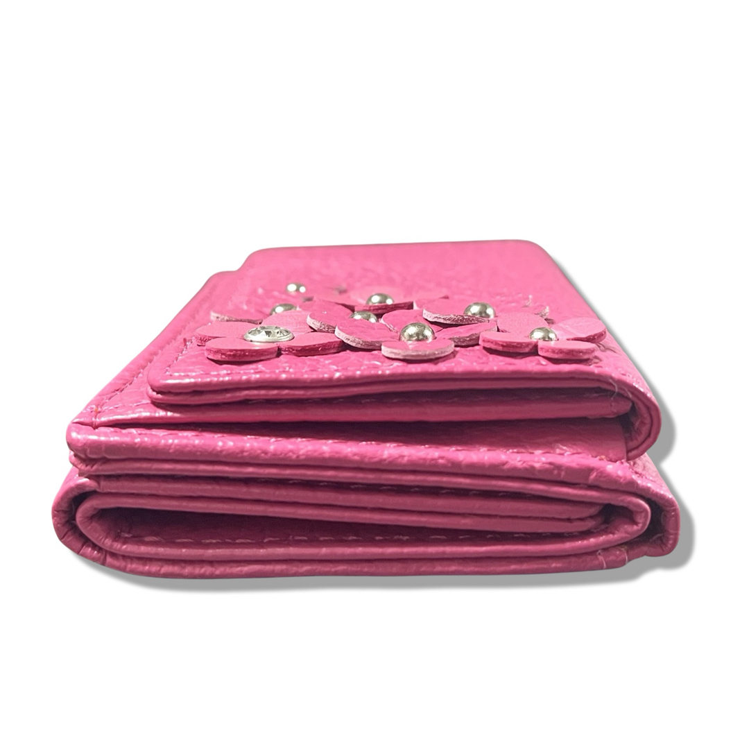ANTEPRIMA(アンテプリマ)の一点限り　アンテプリマ　フラワー　三つ折り財布　ミニ財布　ピンク　送料無料 レディースのファッション小物(財布)の商品写真