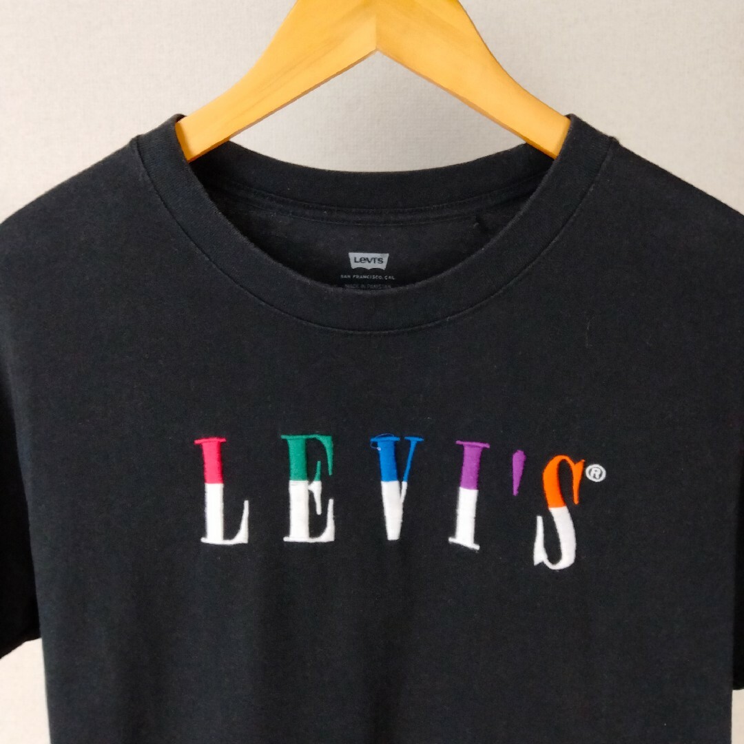 Levi's(リーバイス)のリーバイス　levi's デカロゴ　ロゴ刺繍　半袖　tシャツ  古着　ストリート レディースのトップス(Tシャツ(半袖/袖なし))の商品写真