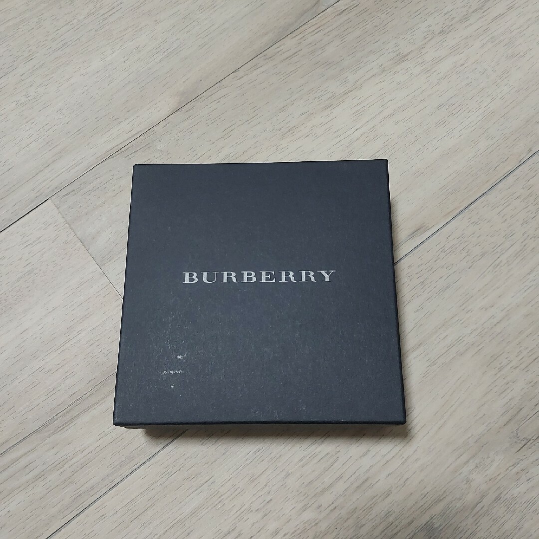 BURBERRY(バーバリー)のバーバリー　BURBERRY空箱 インテリア/住まい/日用品のインテリア小物(小物入れ)の商品写真