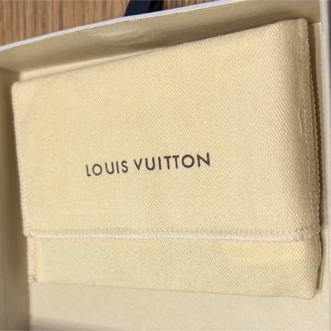 LOUIS VUITTON(ルイヴィトン)の未使用品　本物　箱付き　ルイヴィトン　カードケース メンズのファッション小物(名刺入れ/定期入れ)の商品写真