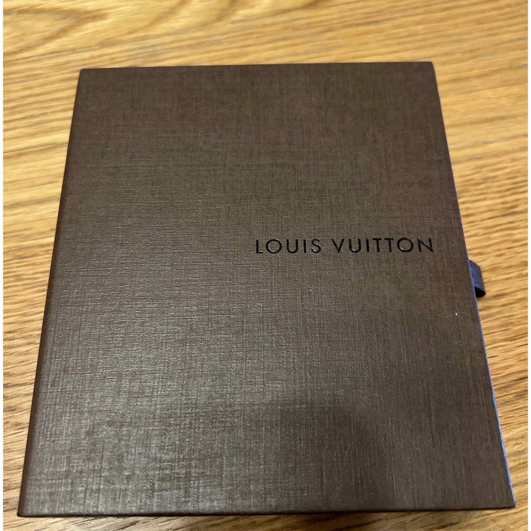 LOUIS VUITTON(ルイヴィトン)の未使用品　本物　箱付き　ルイヴィトン　カードケース メンズのファッション小物(名刺入れ/定期入れ)の商品写真