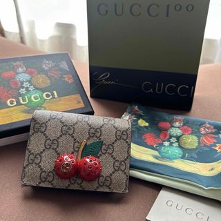 Gucci - GUCCI さくらんぼ チェリー 二つ折り