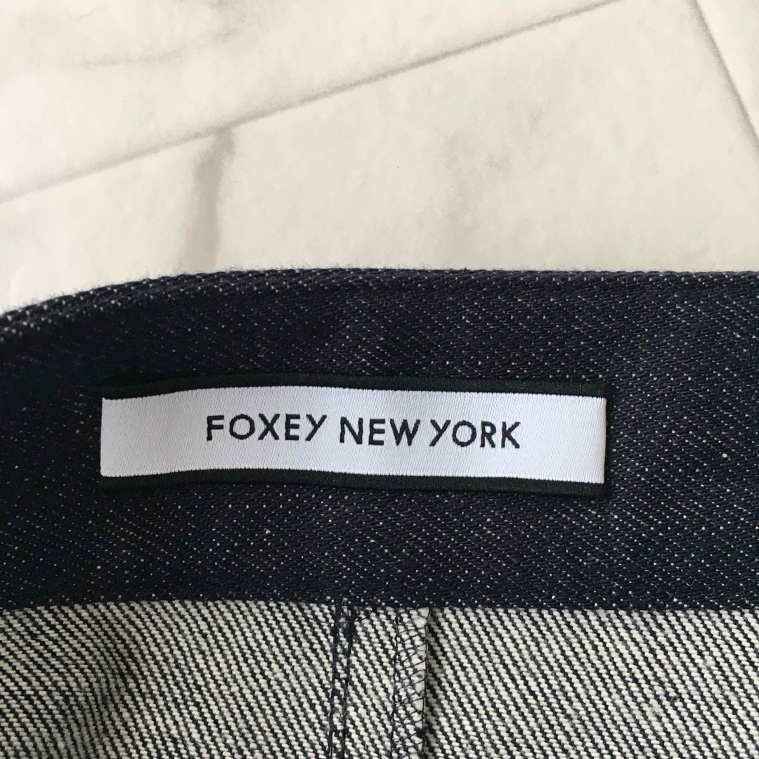 FOXEY NEW YORK(フォクシーニューヨーク)の新作未使用　FOXEY フォクシー　ワイド　デニム　パンツ レディースのパンツ(その他)の商品写真