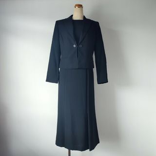 トウキョウソワール(TOKYO SOIR)の美品　東京ソワール　ミチコロンドンコシノ　ブラックフォーマル　喪服　礼服　7号(礼服/喪服)