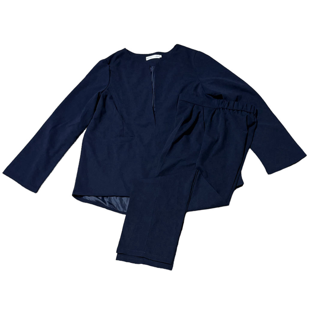 L ネイビー ノーカラー パンツスーツ フォーマル スーツ ママ服 シンプル レディースのフォーマル/ドレス(スーツ)の商品写真