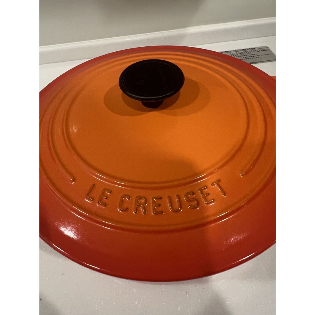 LE CREUSET(ルクルーゼ)のル・クルーゼ　ココットロンド　22㎝　オレンジ インテリア/住まい/日用品のキッチン/食器(鍋/フライパン)の商品写真