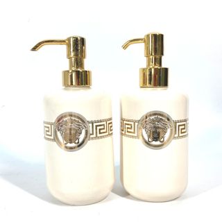 ヴェルサーチ(VERSACE)のヴェルサーチ VERSACE ソープボトルセット ahura 2個 ペア セット メデューサ ポンプ インテリア 雑貨 陶器 アイボリー系(その他)