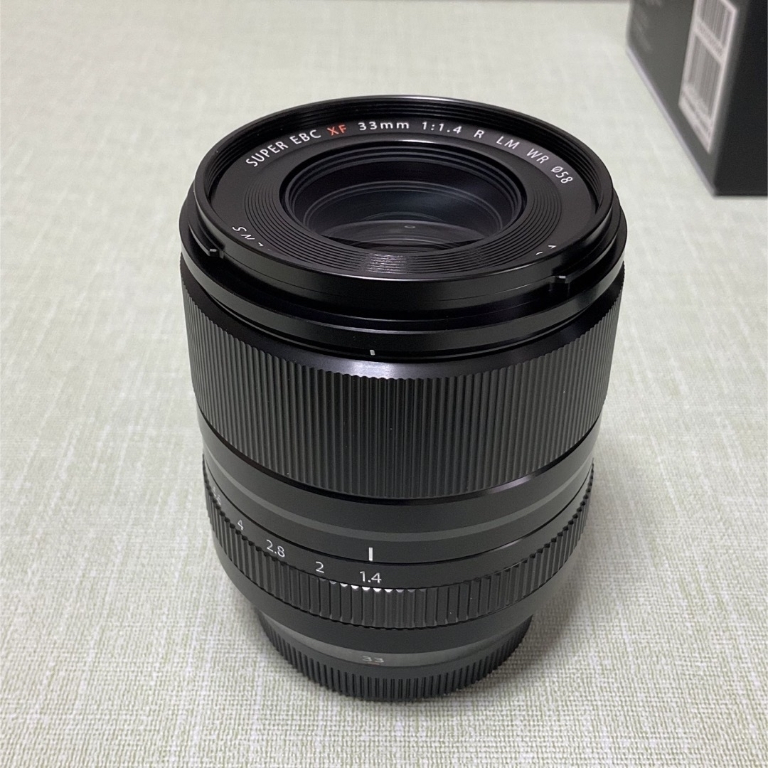 富士フイルム(フジフイルム)の専用出品　★新品同様★ XF33mmF1.4 R LM WR スマホ/家電/カメラのカメラ(レンズ(単焦点))の商品写真