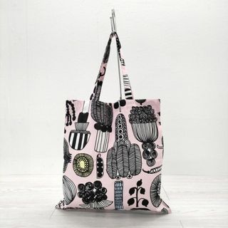 マリメッコ(marimekko)のmarimekko 未使用品 Puutarhurin Parhaat ファブリックバッグ コットン トートバッグ ピンク ブラック レディース マリメッコ【中古】4-0404G◎(トートバッグ)