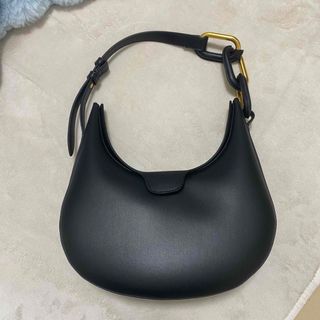 チャールズアンドキース(Charles and Keith)のCharles and Keith/ムーンバッグ(ハンドバッグ)