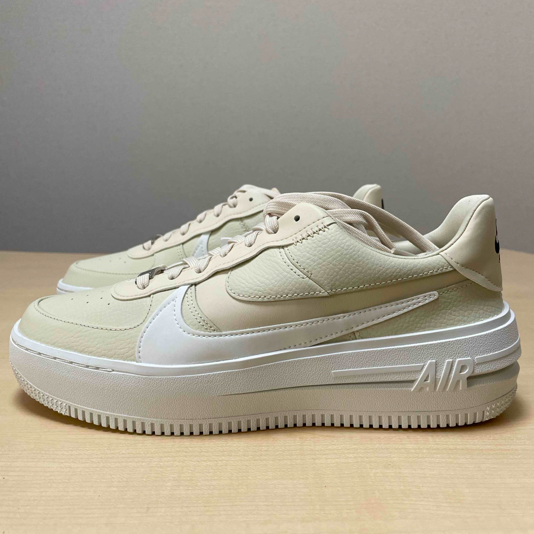 NIKE(ナイキ)のNIKE (WMNS)AIR FORCE 1 PLT.AF.ORM メンズの靴/シューズ(スニーカー)の商品写真