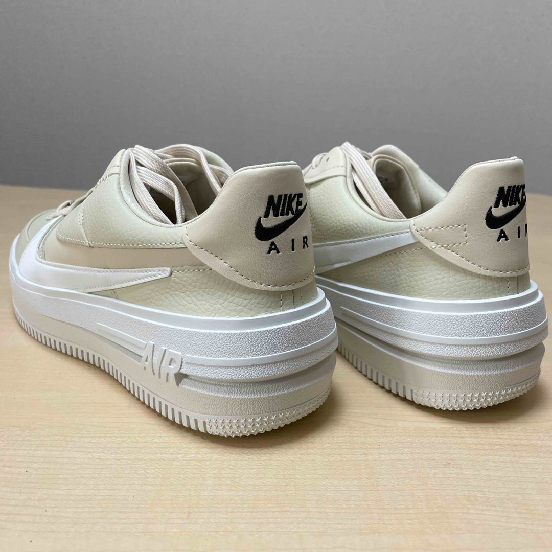 NIKE(ナイキ)のNIKE (WMNS)AIR FORCE 1 PLT.AF.ORM メンズの靴/シューズ(スニーカー)の商品写真