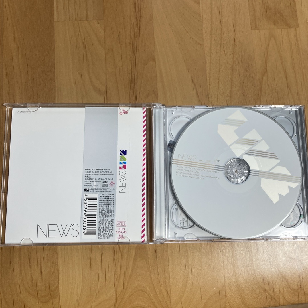 NEWS(ニュース)のLIVE（初回盤） エンタメ/ホビーのCD(ポップス/ロック(邦楽))の商品写真