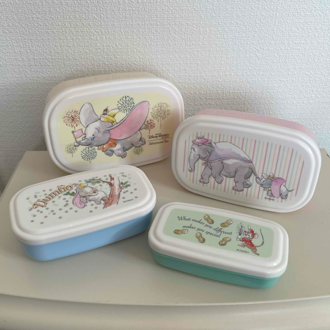 Disney(ディズニー)のディズニー ＆ アフタヌーンティー コラボ ダンボ お弁当箱 4点セット 中古品 インテリア/住まい/日用品のキッチン/食器(弁当用品)の商品写真