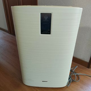 シャープ(SHARP)のSHARP　加湿空気清浄機　KCーC１００(空気清浄器)