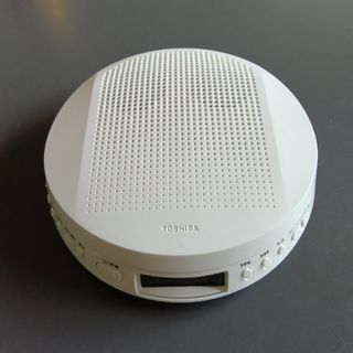 2022年製品 東芝ポータブルCDプレーヤーTY-P2　ジャンク商品(ポータブルプレーヤー)