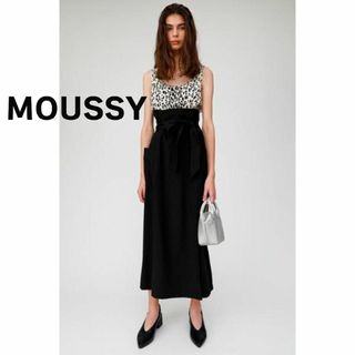 マウジー(moussy)のMOUSSY マウジー　ロング　スカート　黒　ブラック　タイト　サッシュベルト(ロングスカート)