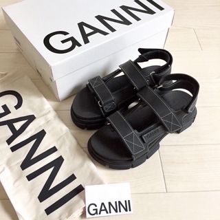 新品 GANNI 厚底ラバーサンダル ベルクロストラップ(サンダル)