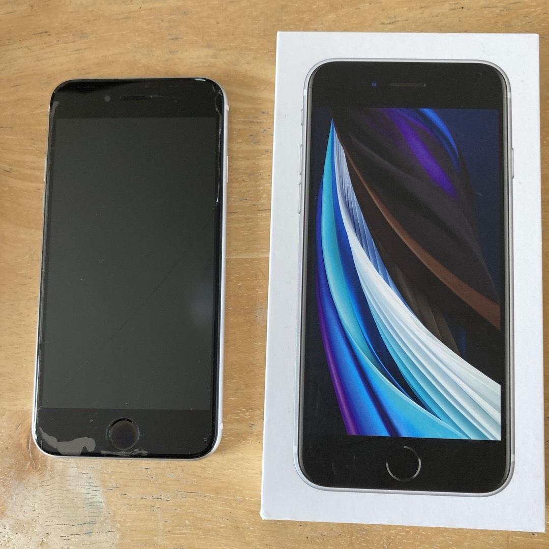 iPhone se2 64gb ホワイト ジャンク品 SIMフリー iPhone se2 64gb ホワイト ジャンク品 SIMフリー