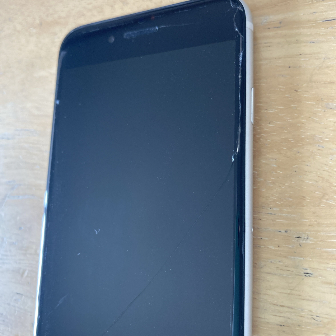 iPhone se2 64gb ホワイト ジャンク品 SIMフリー iPhone se2 64gb ホワイト ジャンク品 SIMフリー
