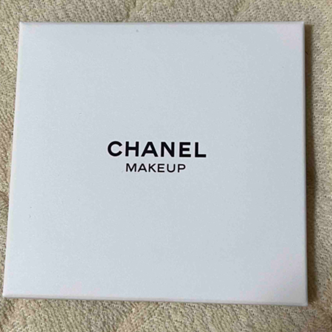 CHANEL(シャネル)の最新　CHANEL ノベルティ　ミラー　ケース付き レディースのファッション小物(ミラー)の商品写真