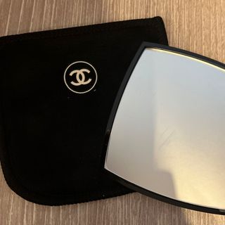 最新　CHANEL ノベルティ　ミラー　ケース付き