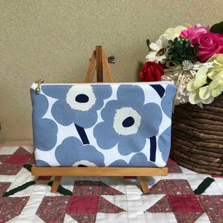 marimekko - マリメッコ    生地　ハンドメイド　2024ブルーグレー　2㌢マチ付きポーチ