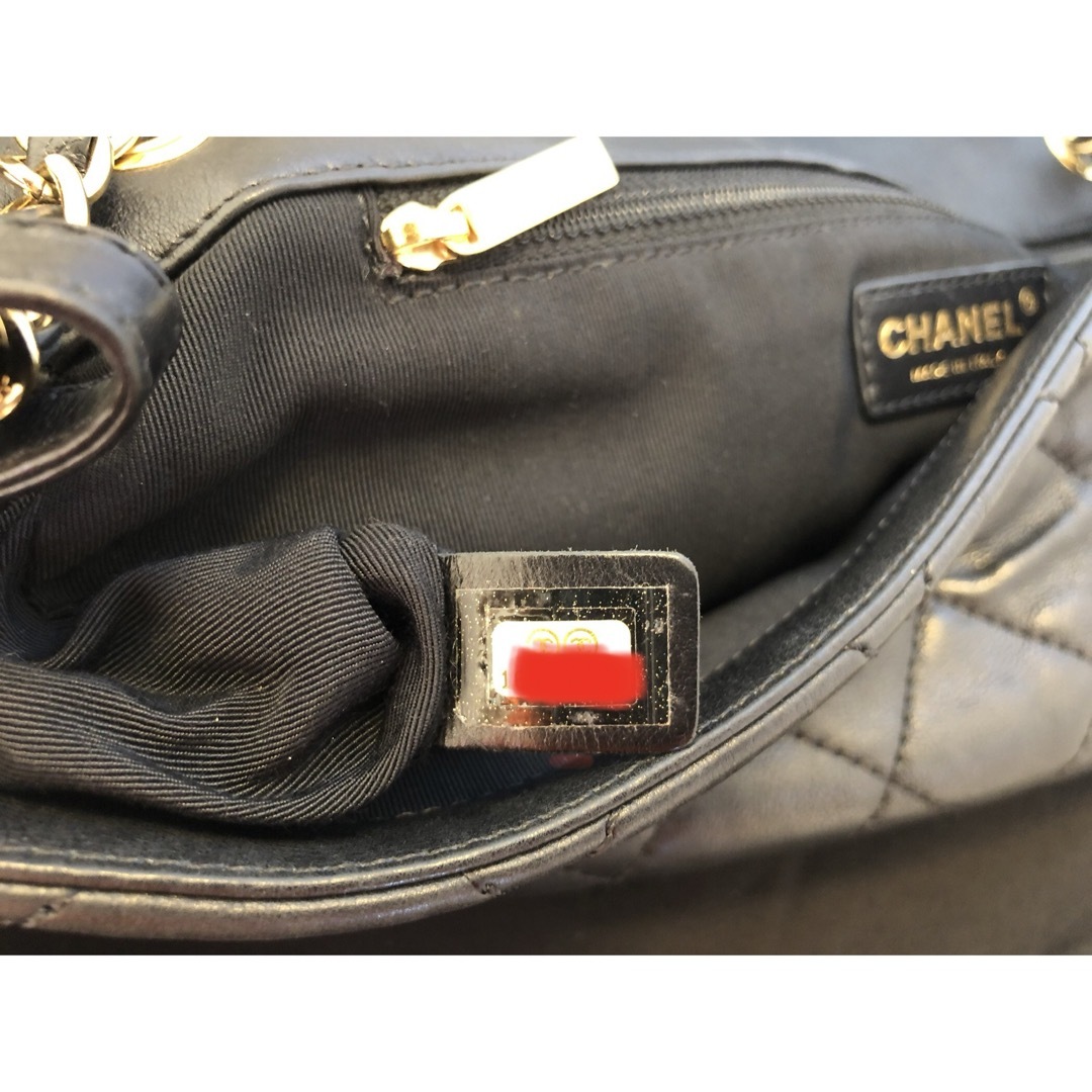 CHANEL(シャネル)のCHANEL マトラッセチェーンアラウンド　ショルダーバッグ正規品　ほぼ未使用 レディースのバッグ(ショルダーバッグ)の商品写真