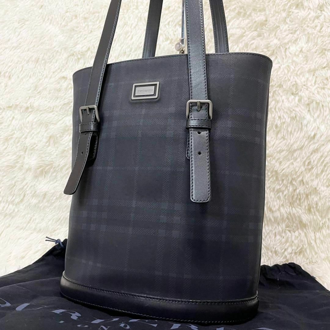 Gucci(グッチ)の極美品　バーバリーロンドン　トートバッグ　バケツ型　ノバチェック　A4 ブラック レディースのバッグ(トートバッグ)の商品写真