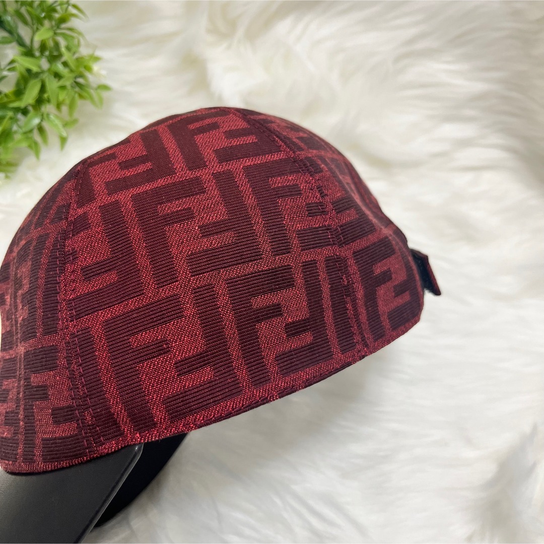 FENDI(フェンディ)の美品FENDI ROMA フェンディ ズッカ キャンバス レザー キャップ  メンズの帽子(キャップ)の商品写真