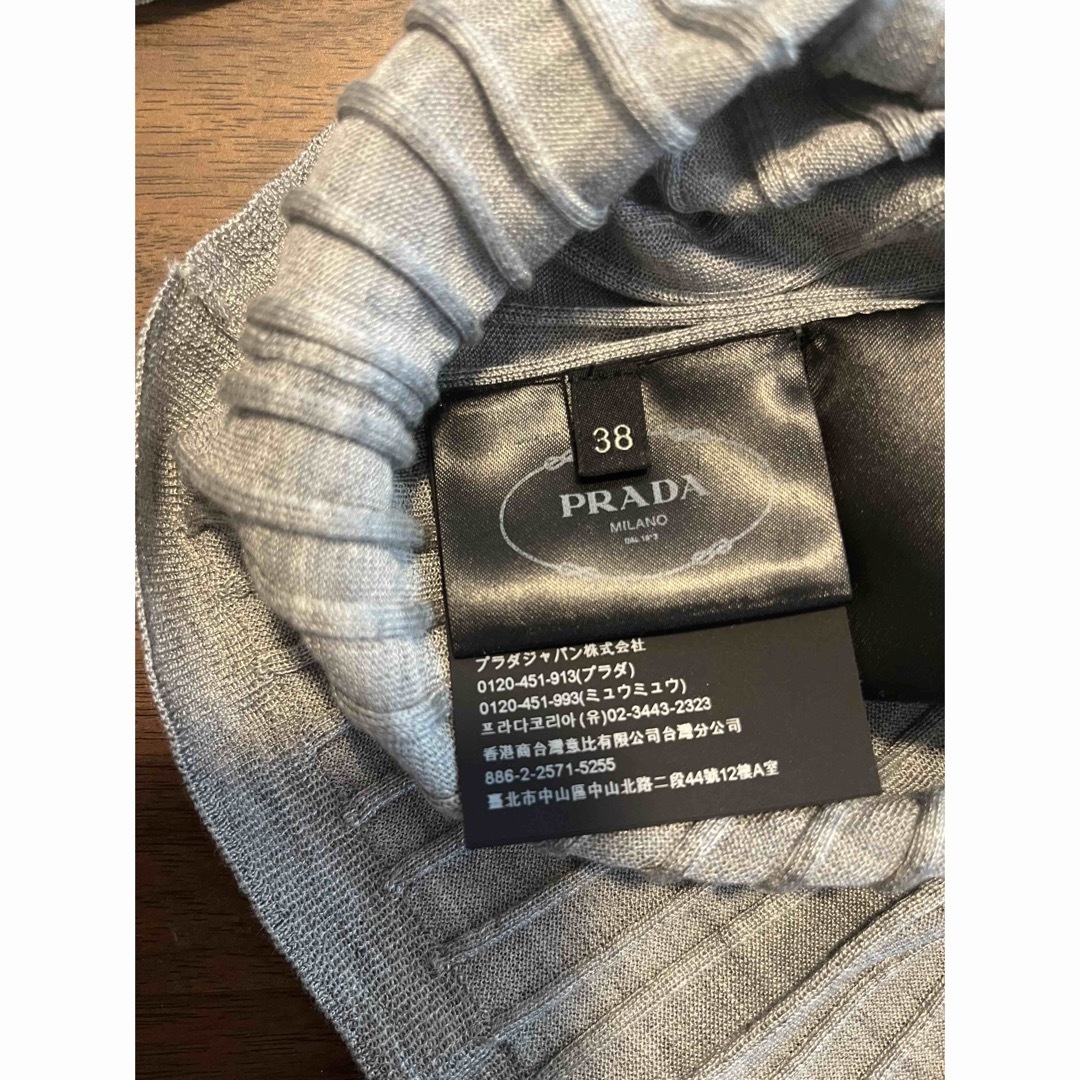 PRADA(プラダ)のPRADA ライトシルクカーディガン 未使用品 レディースのトップス(カーディガン)の商品写真