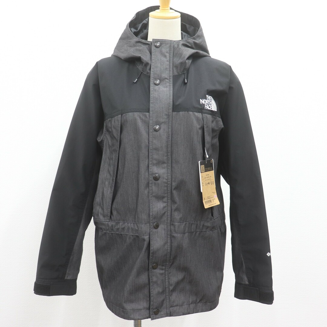 THE NORTH FACE(ザノースフェイス)のITHMOCSR3WB6 未使用品 ノースフェイス マウンテンライトデニムジャケット NP12032 メンズ ブラック 黒 サイズM メンズのジャケット/アウター(マウンテンパーカー)の商品写真