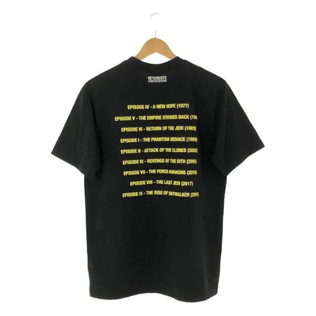 VETEMENTS(ヴェトモン)のVETEMENTS / ヴェトモン | 2020SS | ×STAR WARS VSW LOGO EPISODE T-SHIRTプリント Tシャツ | S | ブラック | メンズ メンズのトップス(Tシャツ/カットソー(半袖/袖なし))の商品写真