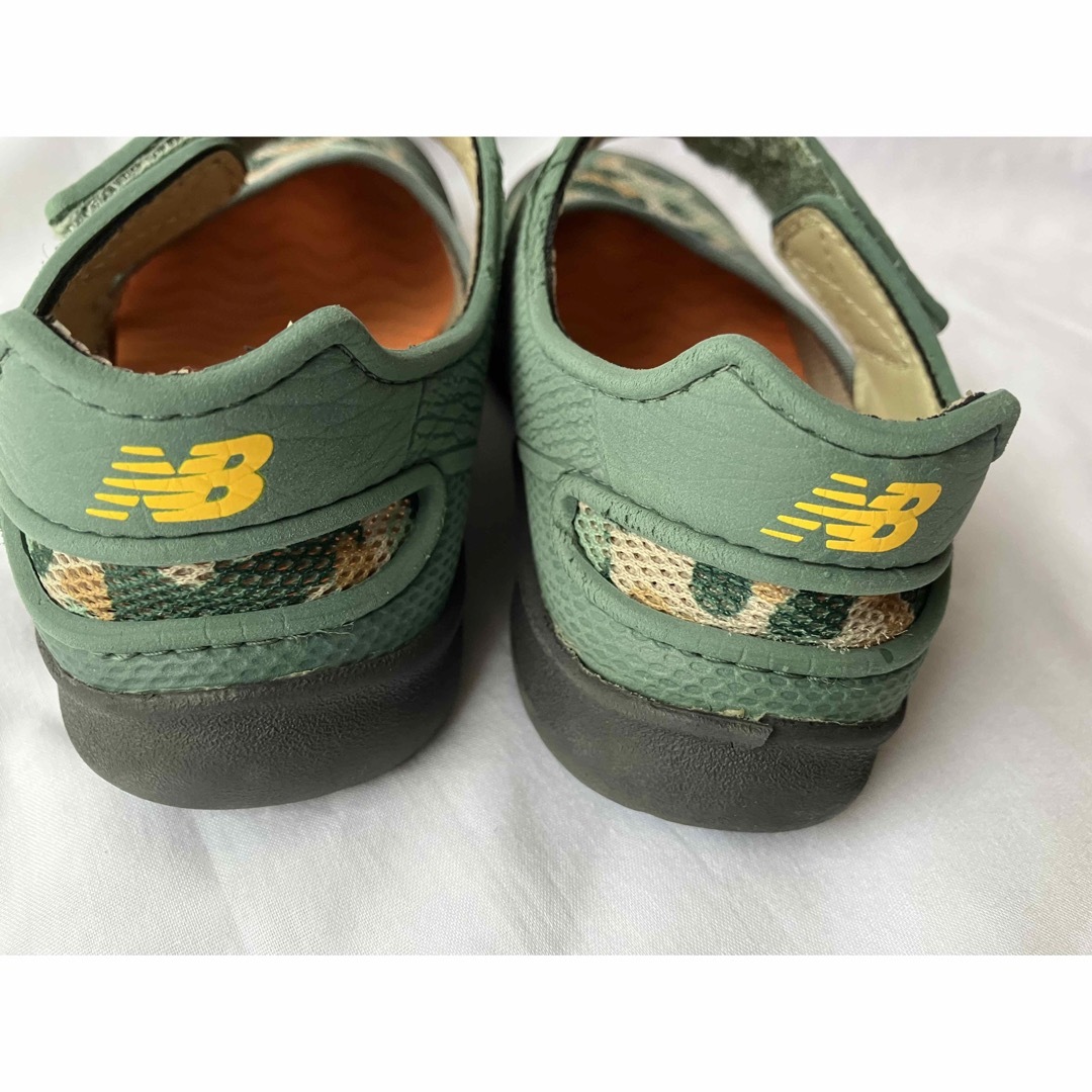 New Balance(ニューバランス)のニューバランス　サンダル　迷彩　緑　グリーン　19cm キッズ/ベビー/マタニティのキッズ靴/シューズ(15cm~)(サンダル)の商品写真