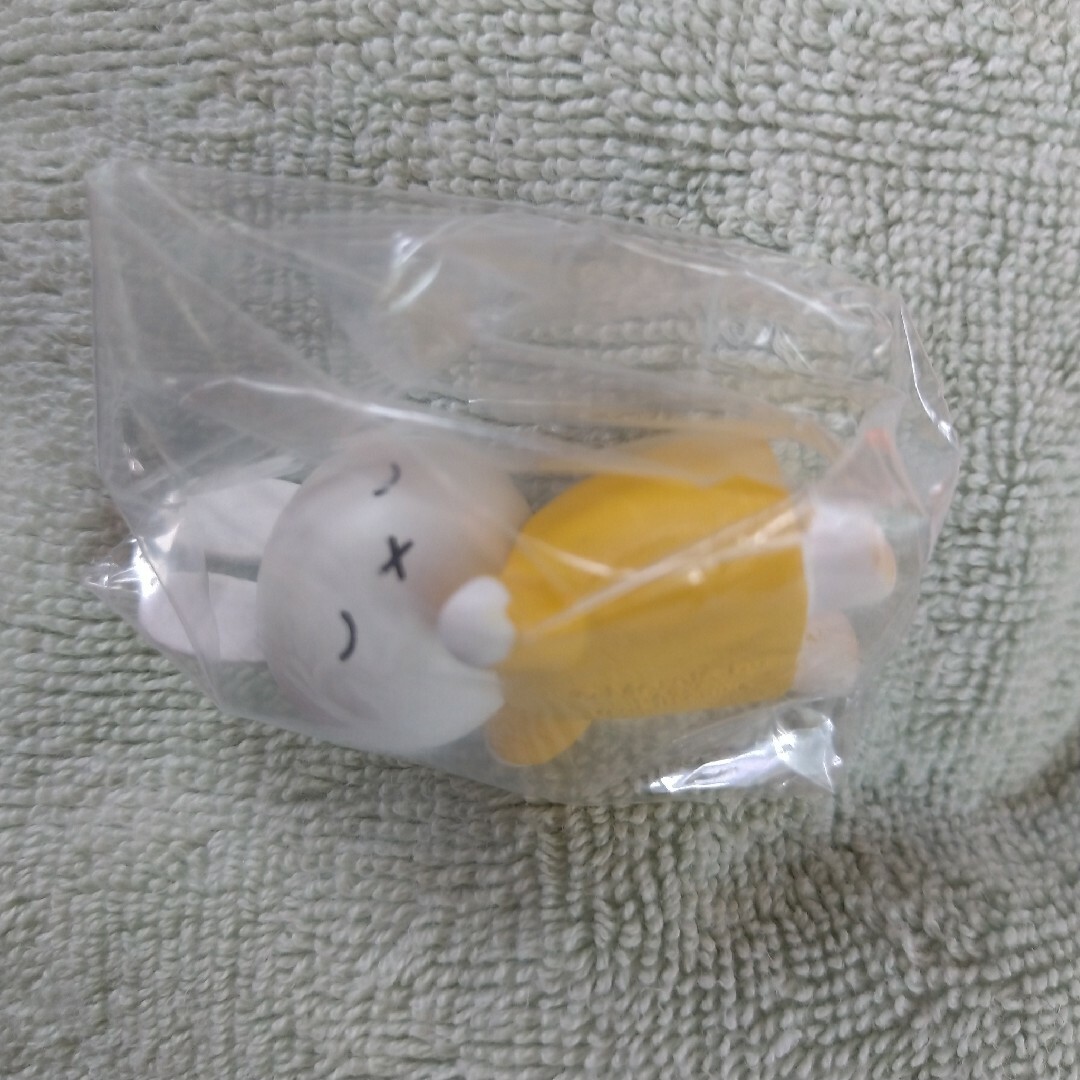 miffy(ミッフィー)のミッフィー すやすやフレンド Fig. きいろ イエロー エンタメ/ホビーのおもちゃ/ぬいぐるみ(キャラクターグッズ)の商品写真